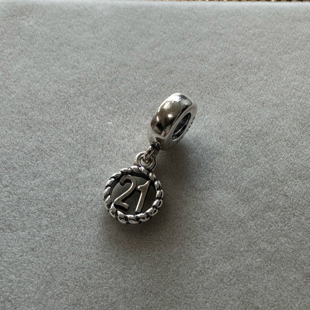 Pandora 21 charm .925